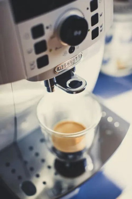 ���������� Delonghi Magnifica S ECAM 21.117.SB 1450�� �����������