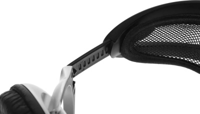 �������� KOSS UR40 (15-22000 ��, 60 ��, 98 ��, ���� 1,2�, ������� �� 6,3��)