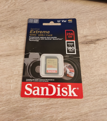 ����� ������ SanDisk Extreme SDXC Class 10 UHS-I U3 V30 256Gb (180/130 MB/s)